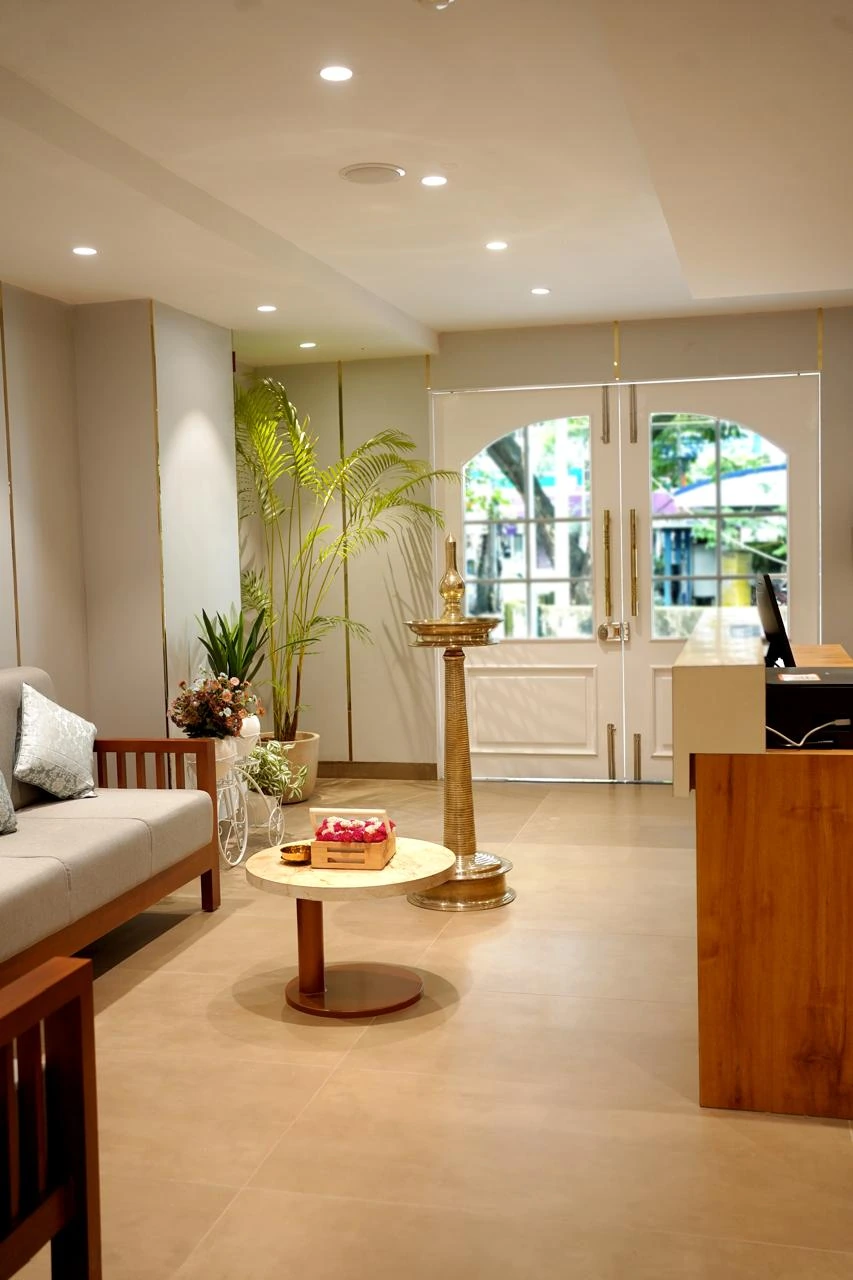 Lobby looking toward the entrance