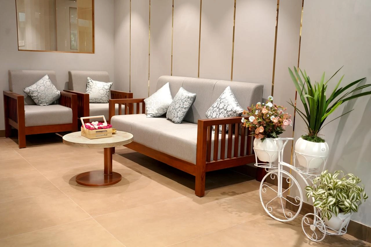 Lobby lounge